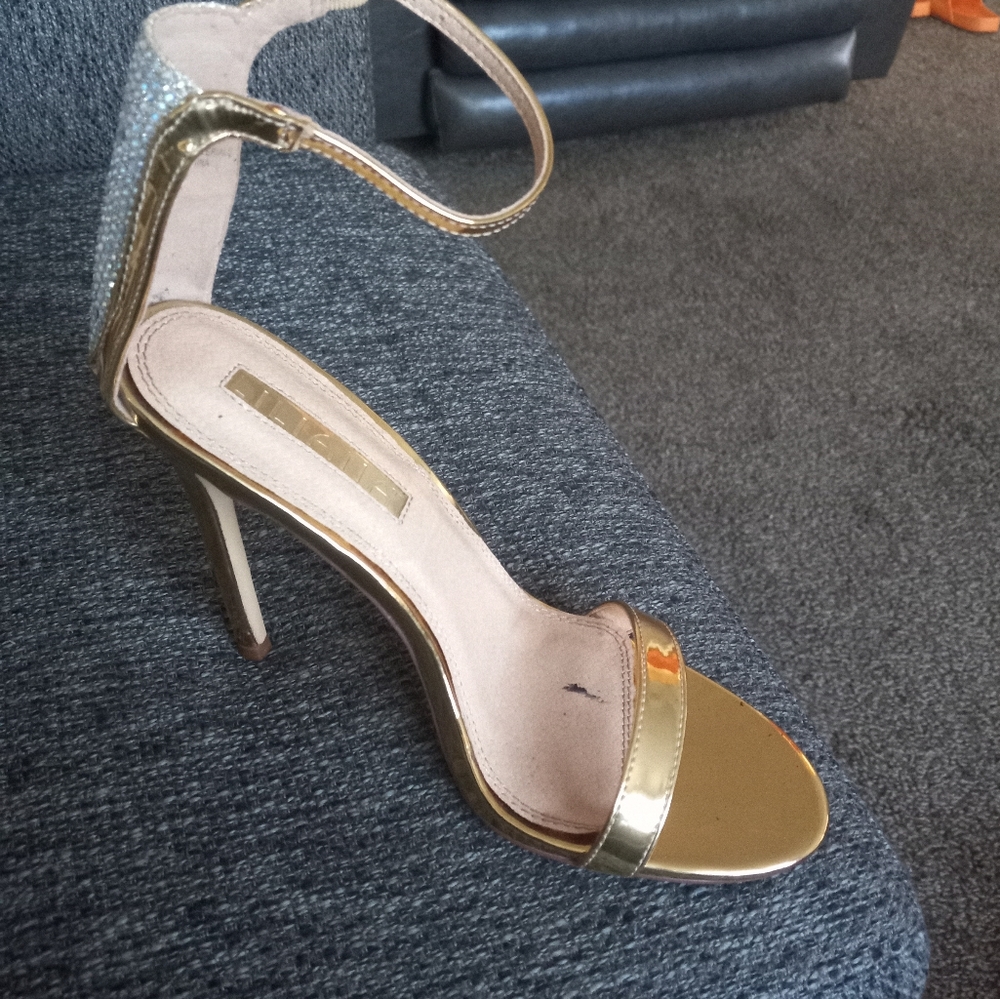 Alrisco Women Leatherette Single Band Rhinestones Backing Stilletto Sandal-Gold.